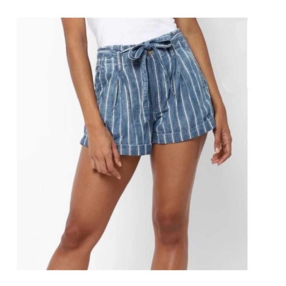 AMERICAN EAGLE Outfitters Blue/White Striped High Waisted Belted Shorts
